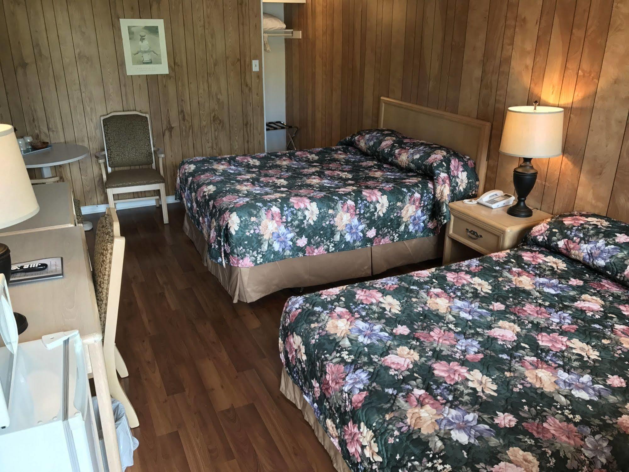 Lake City Motel Dartmouth Eksteriør billede
