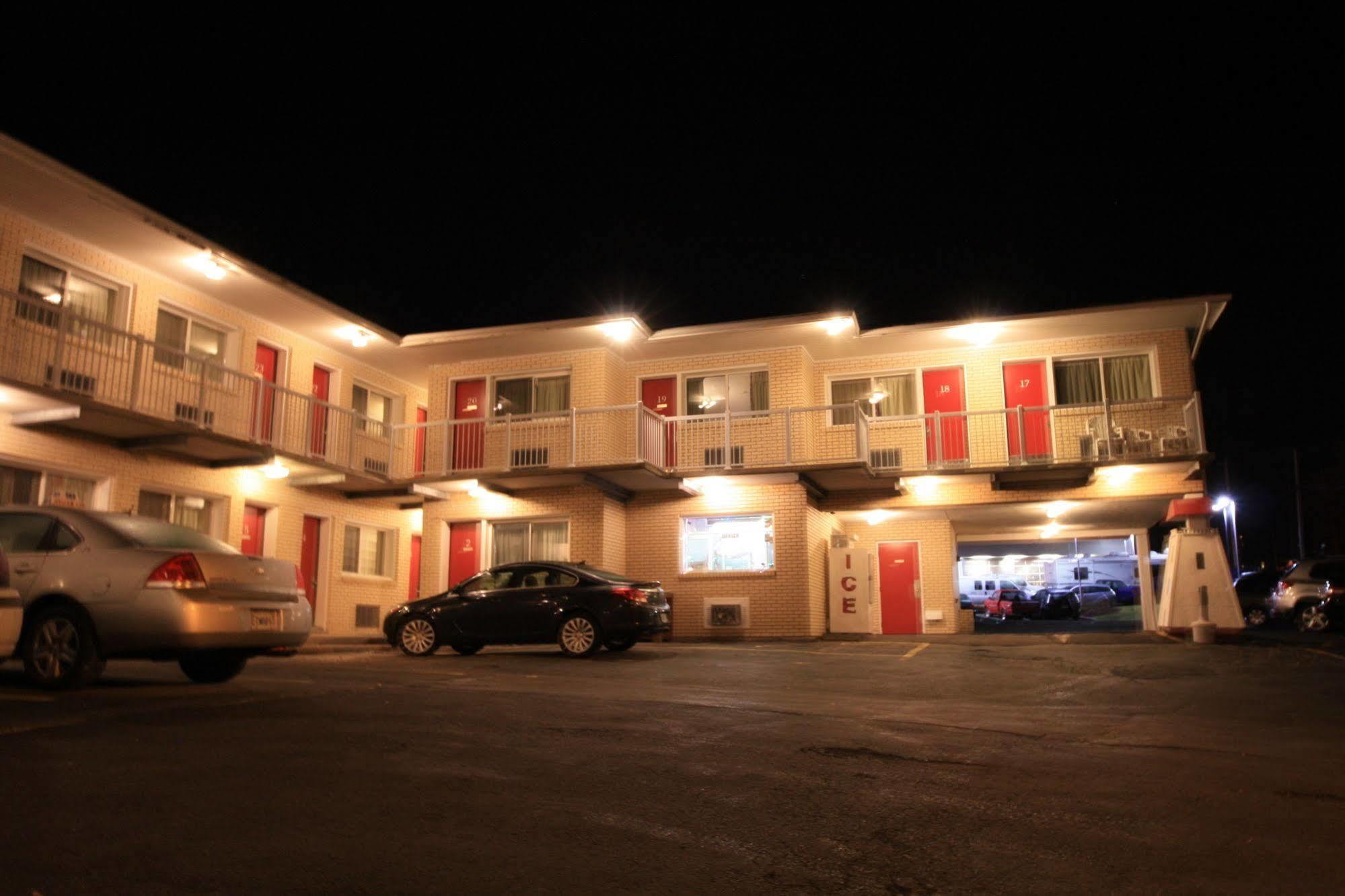 Lake City Motel Dartmouth Eksteriør billede