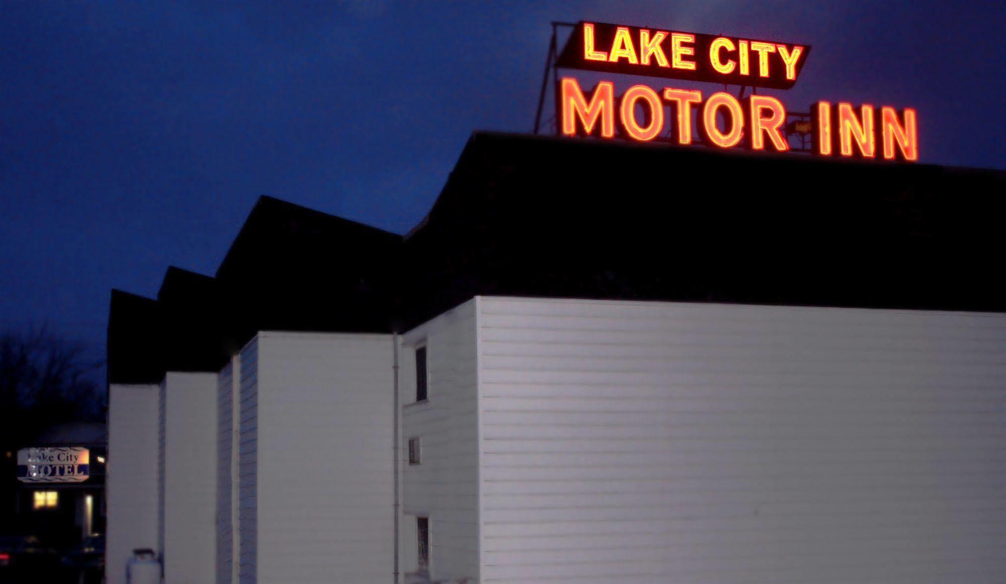 Lake City Motel Dartmouth Eksteriør billede
