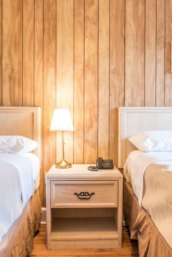 Lake City Motel Dartmouth Eksteriør billede